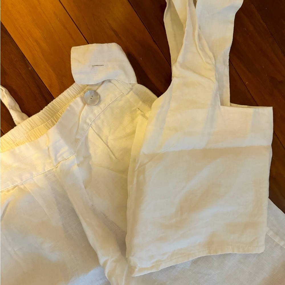Free the Label White Monaco Linen Set
